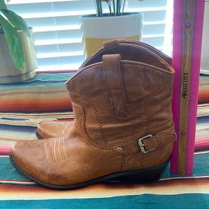 Chestnut Brown Leather western booties size 8.5